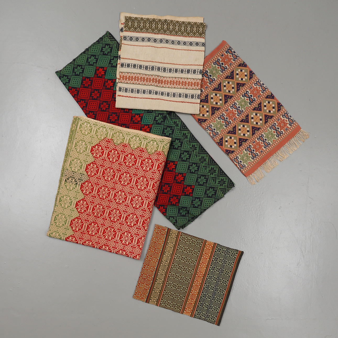 SKÅNSKA YLLEVÄVNADER, 5 st.