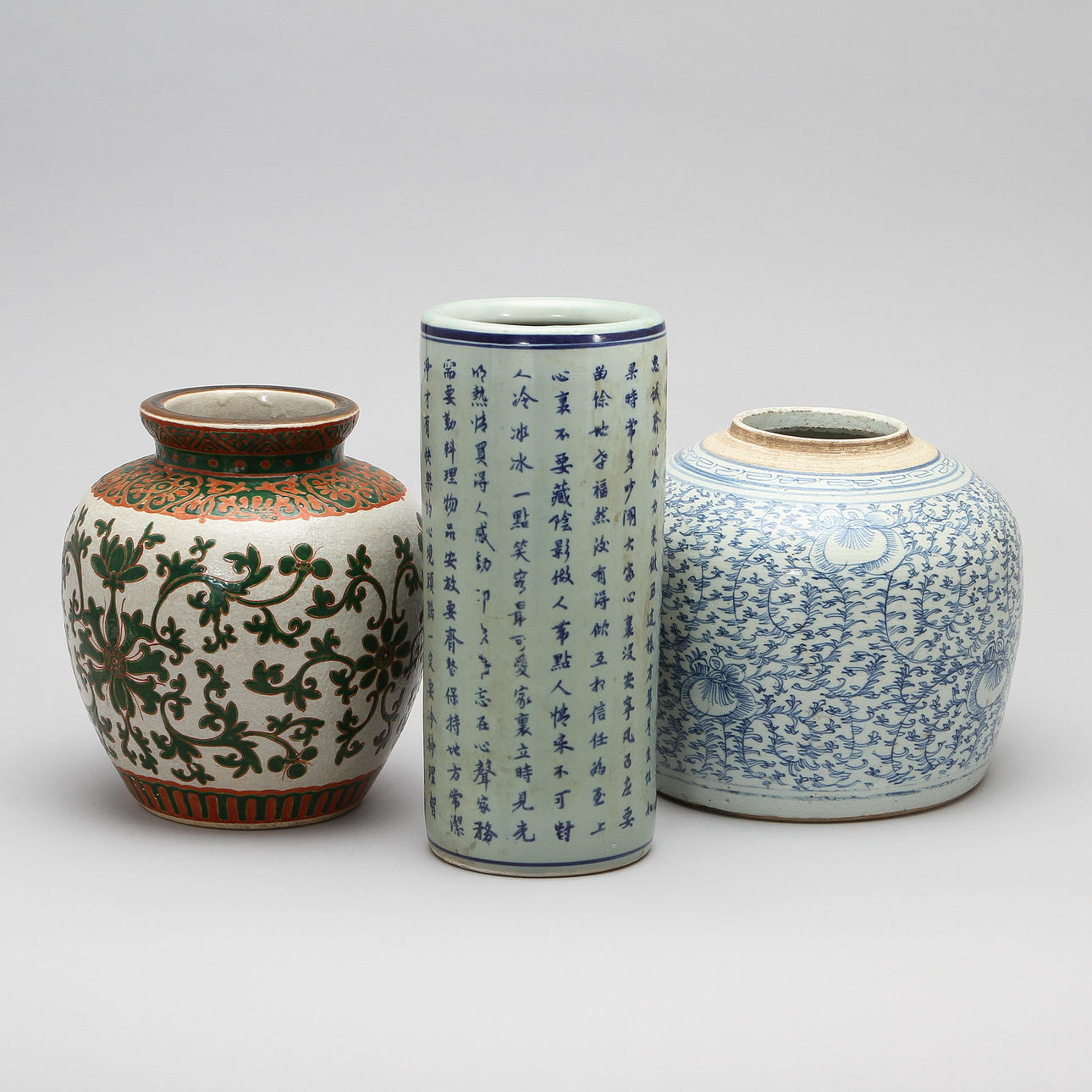 URNOR, 2 st, SAMT VAS, porslin, Kina, 1800/1900-tal.