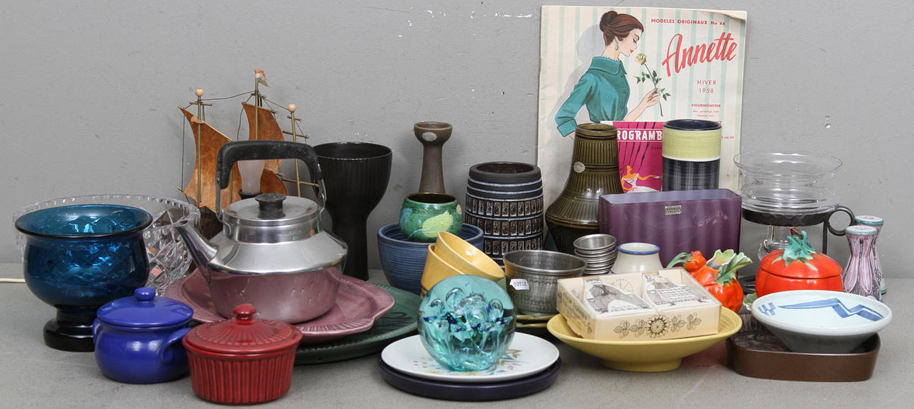 GLAS och KERAMIK, bl.a. Nittsjö, Royal Copenhagen, Ekenäs.