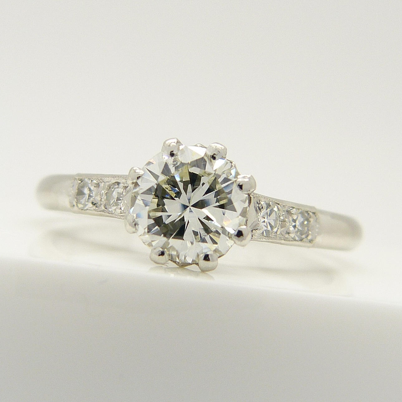 PLATINA & 0.75CT DIAMANTRING.