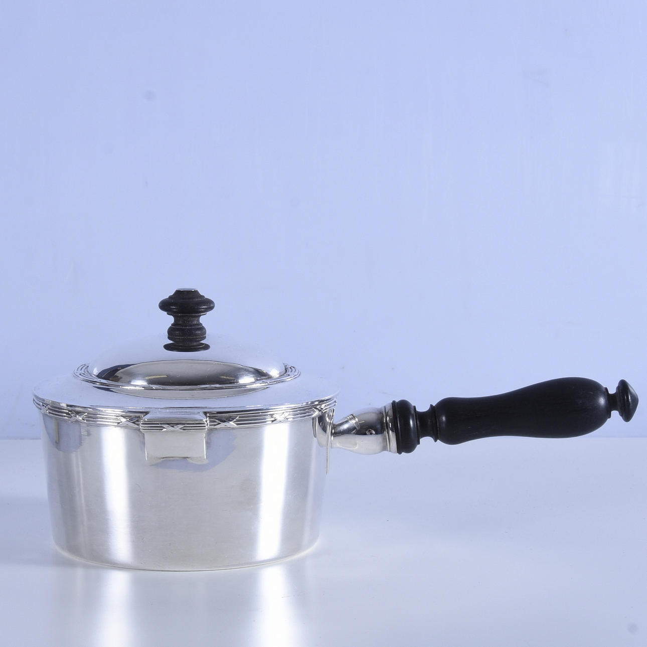 SMÖRKASTRULL, silver 950/1000, 1900-talets första hälft.