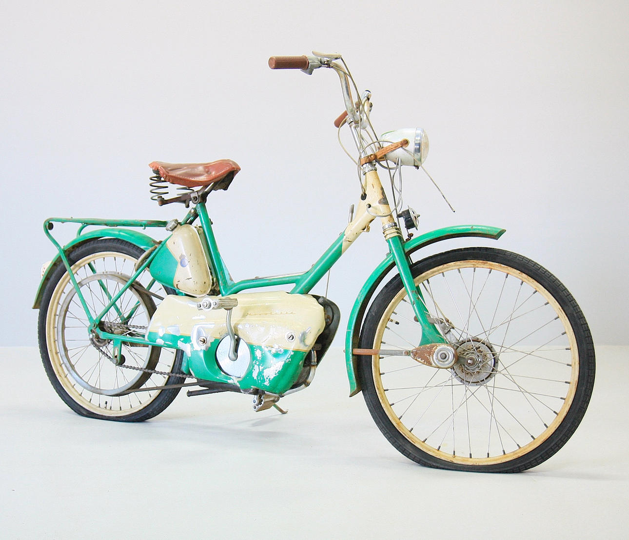 KNALLERT, Husqvarna Novolette, 1956.