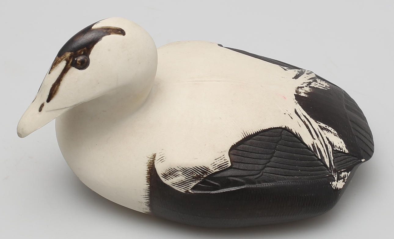 PAUL HOFF. Ejder. Stengods, P Hoff, Gustavsberg, Sweden. 1900-talets andra hälft.