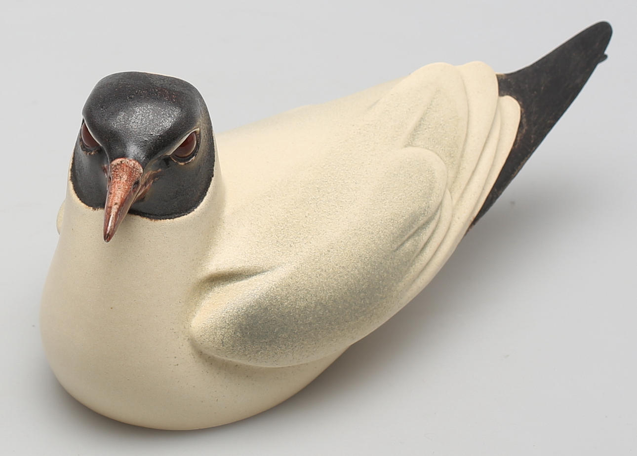PAUL HOFF. Skrattmås. Stengods, P Hoff, K-studion, Gustavsberg, Sweden. 1900-talets andra hälft.