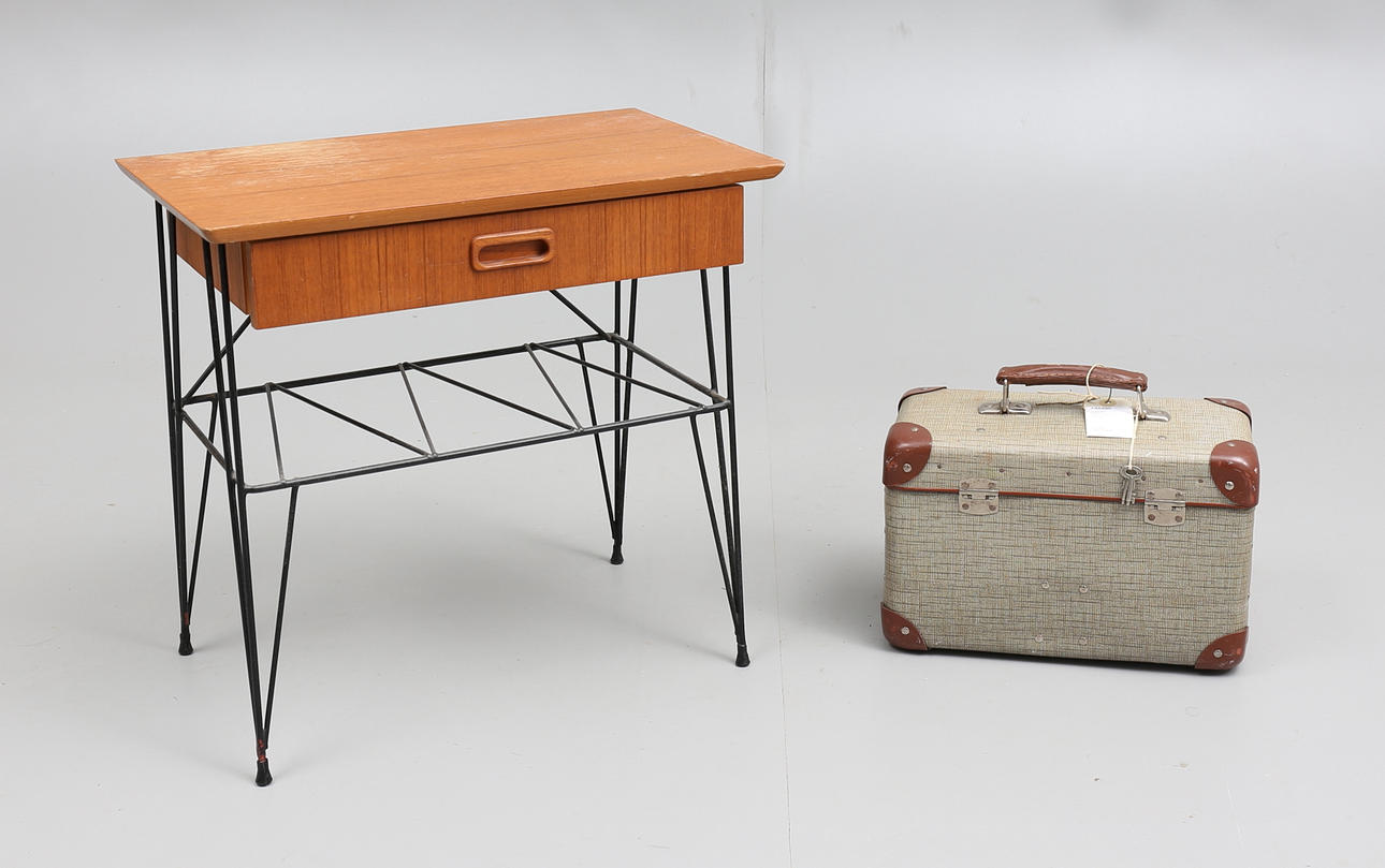 SÄNGBORD STRING, VÄSKA, 1900-talets mitt.