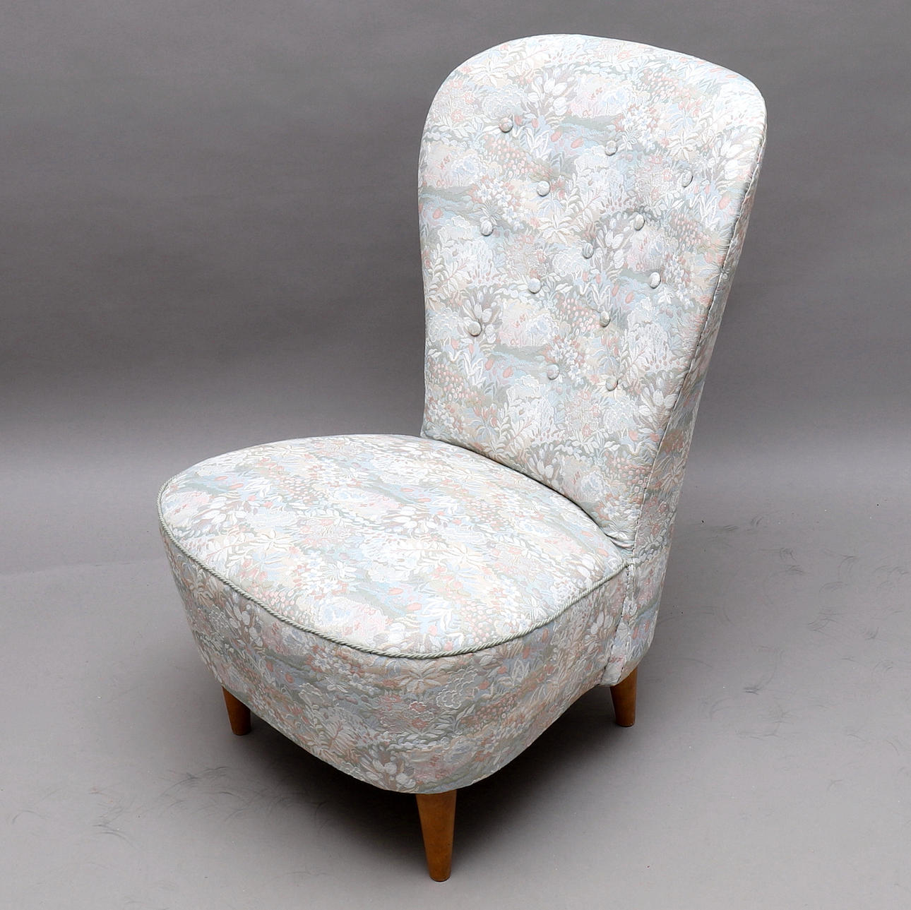 EMMAFÅTÖLJ, blommig klädsel, 1900-tal.