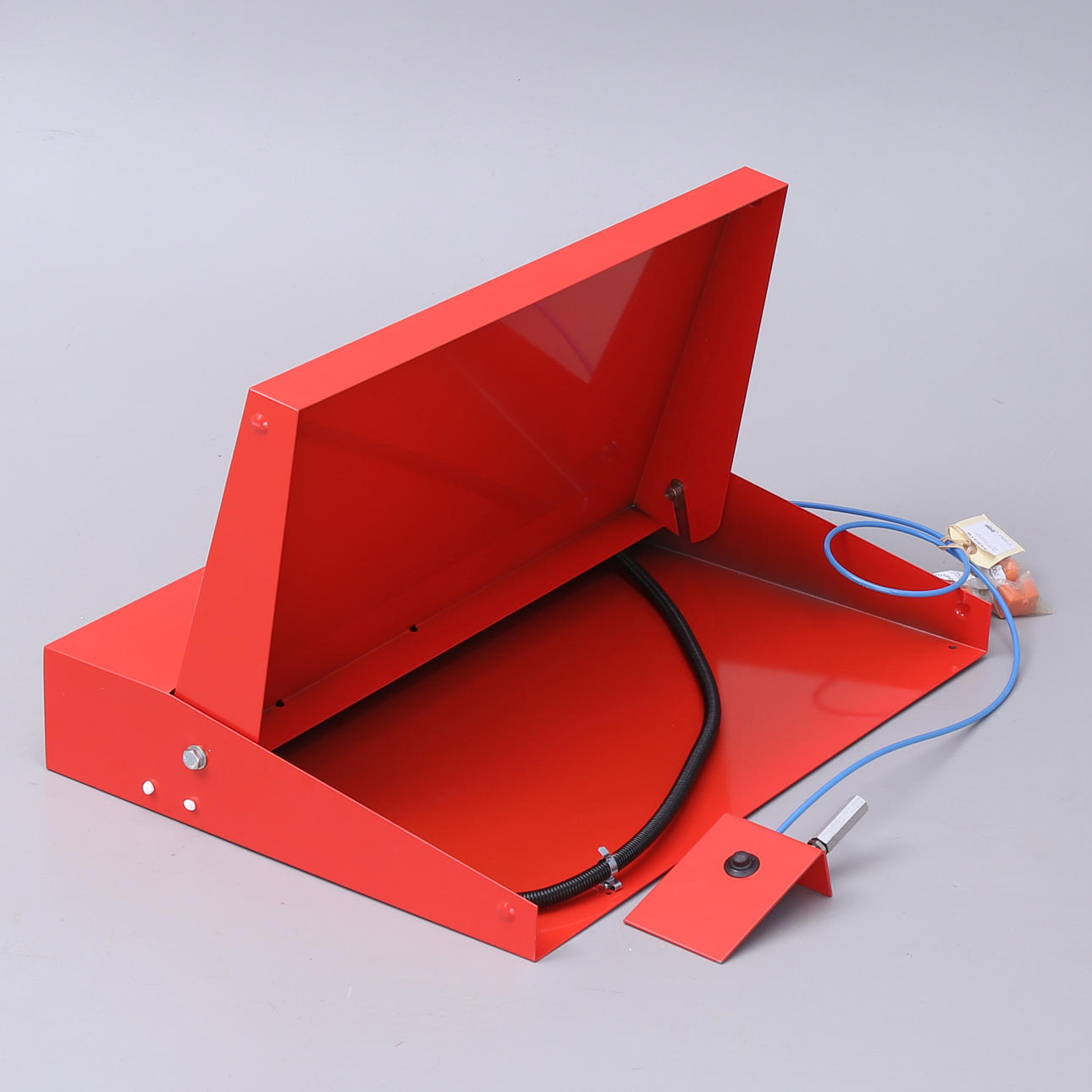 RESERVDELSTVÄTT, Dresder AB.