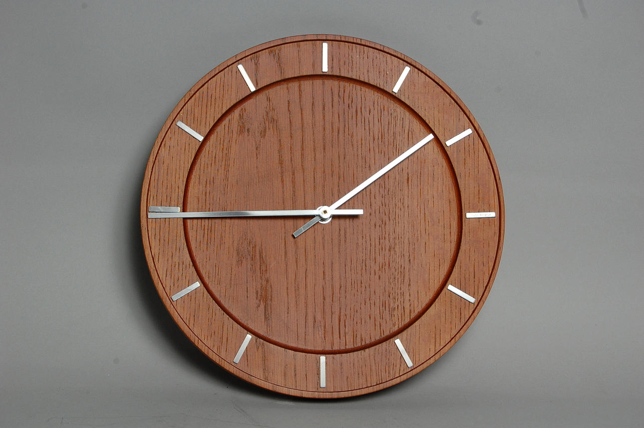 VÄGGUR, replika, Jubileumsgåva, 1966 gav personalen originaluret till illums Bolighus.