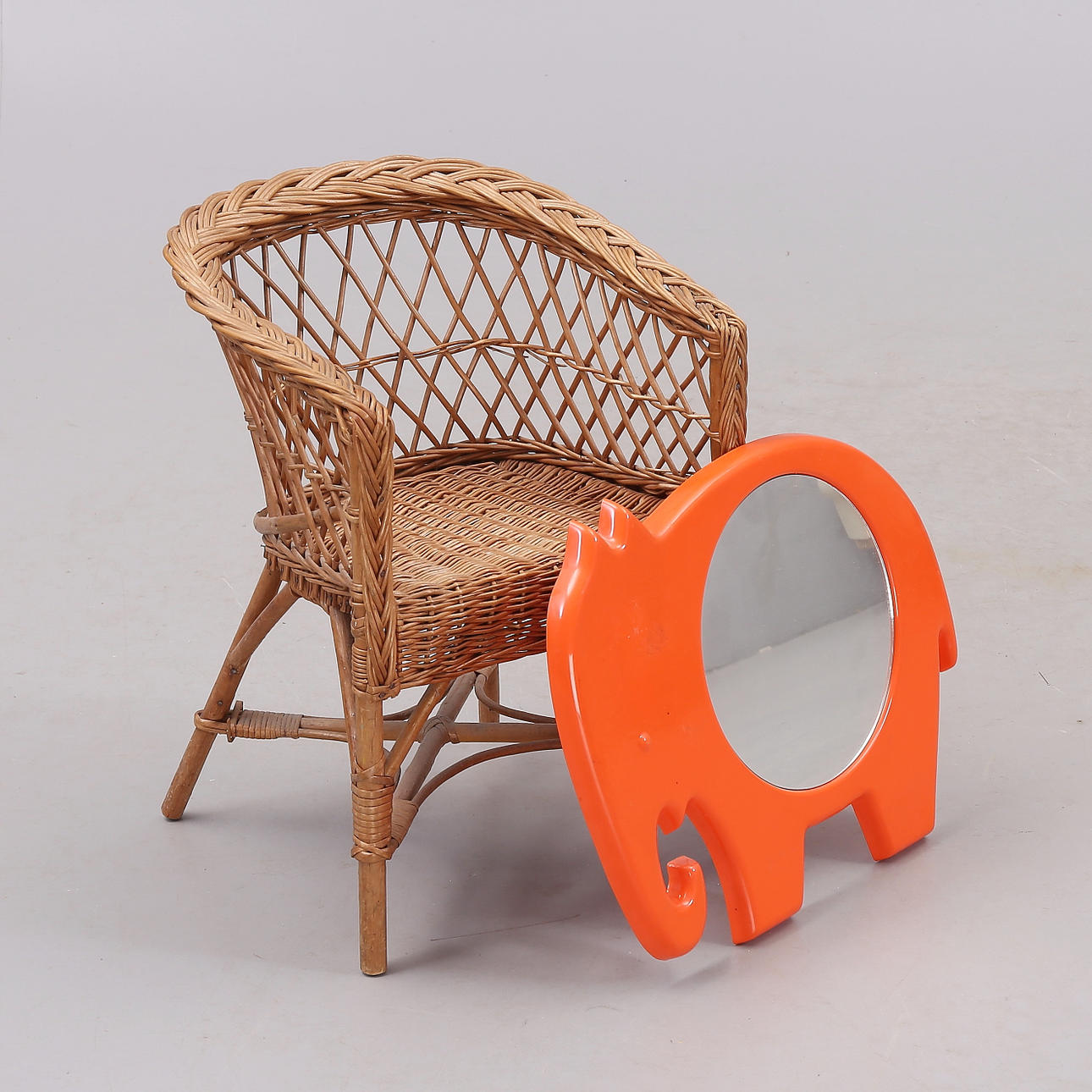 SPEJL, elefant, plast, Poss, Danmark og BØRNETASKESTOL.