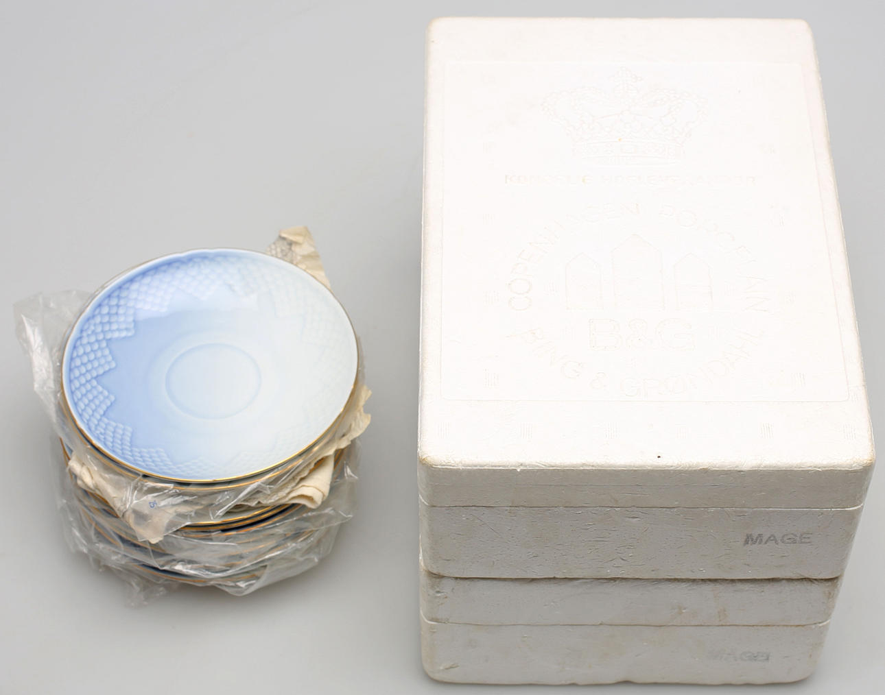 KAFFEKOPPAR MED FAT, 12 delar, porslin, Blå Måsen, Bing & Gröndahl, Danmark.