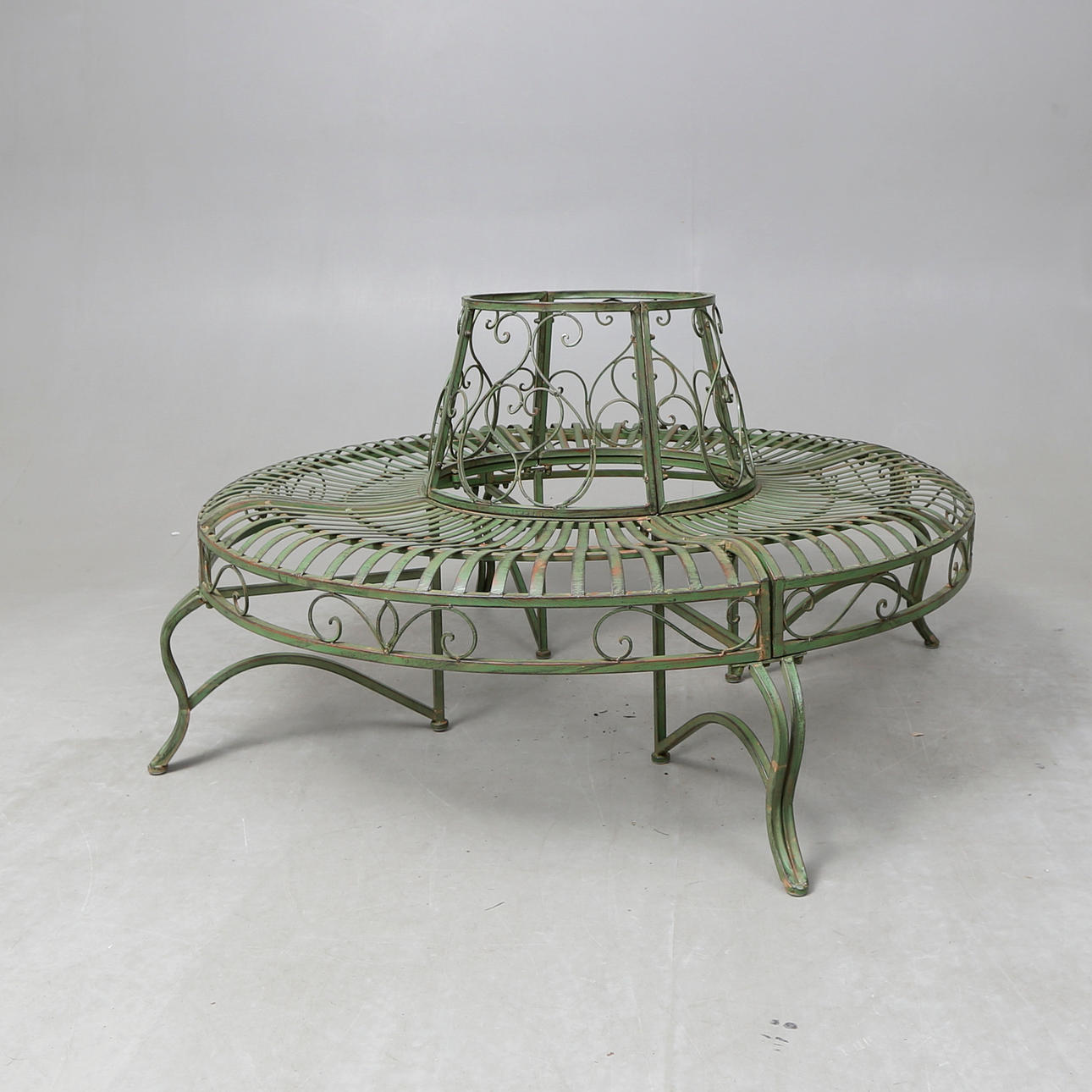 TRÄDBÄNK, samtida.