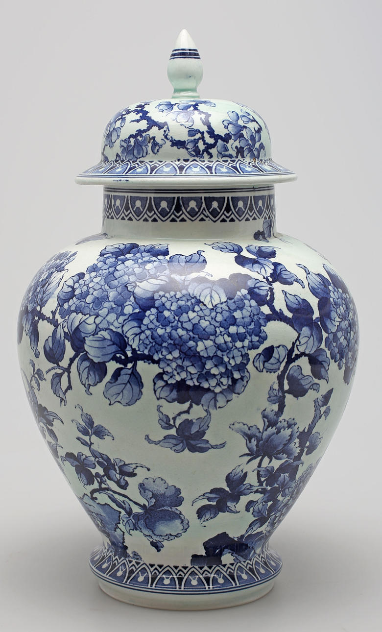 LOCKURNA, fajans, Blue Hortensia, troligen Franz Angmelem, Allemande de Bonn Rhein.