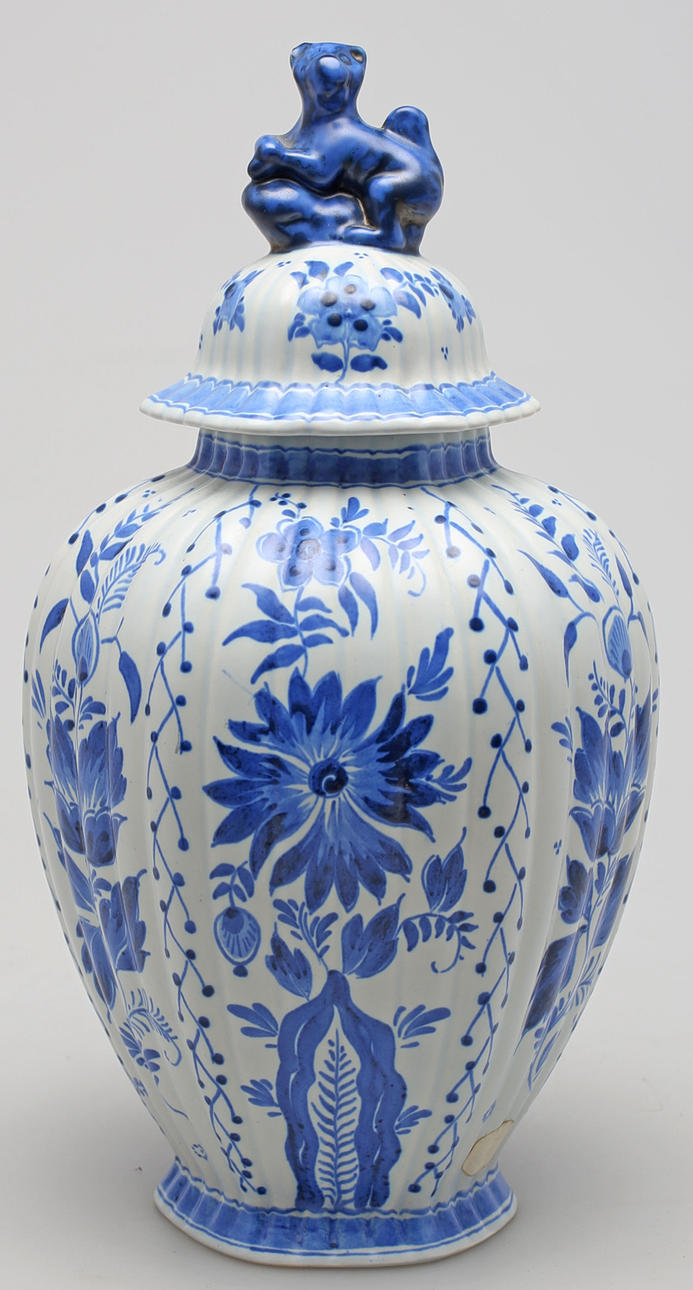 LOCKURNA, porslin, Holland, 1900-tal.