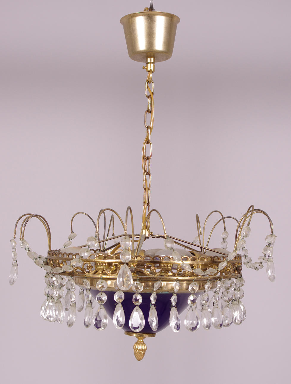 LJUSKRONA med blå glasskål, 1900-talets mitt.