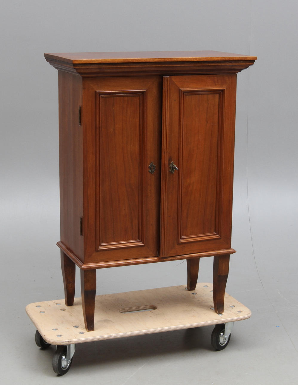 SKÅP, 1900-talets första hälft.