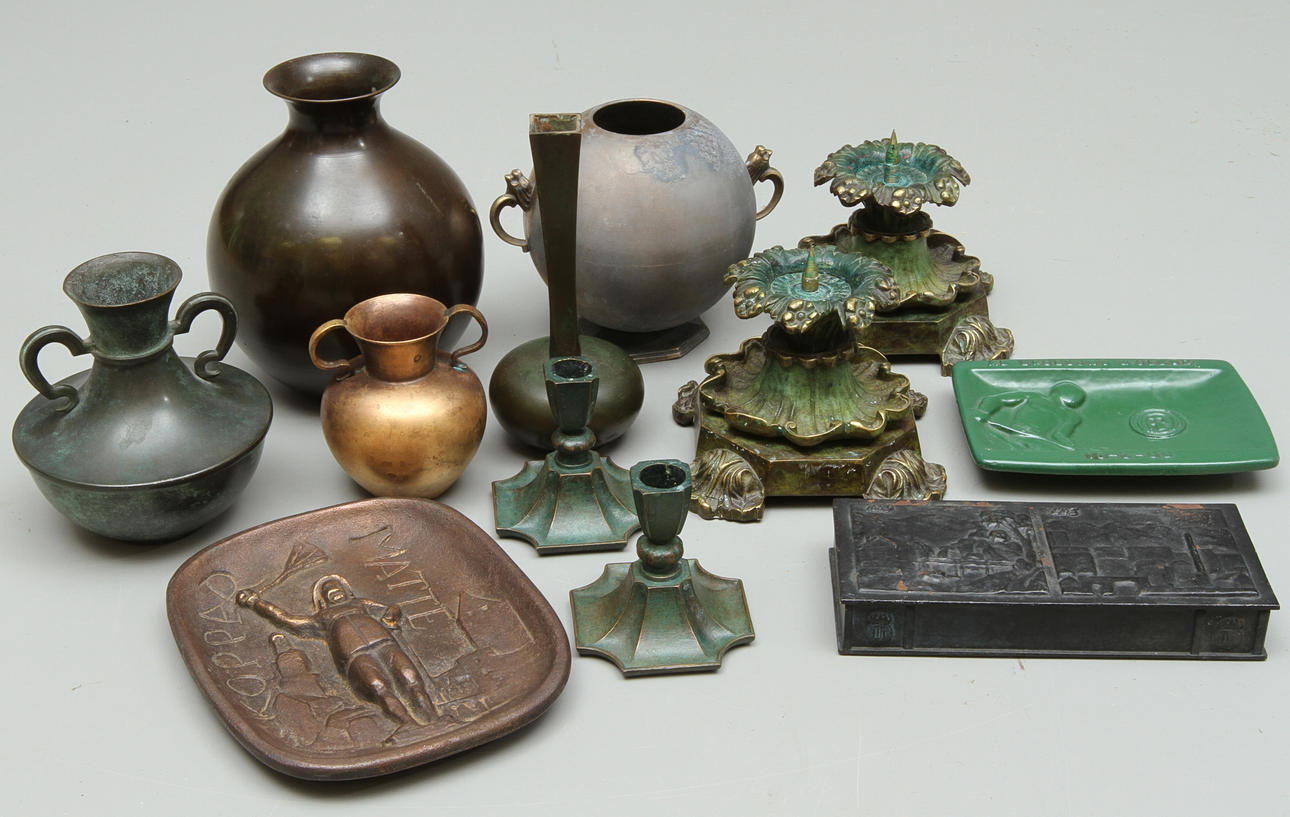 PARTI METALL, 12 delar, mestadels brons.