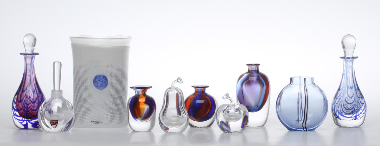 KONSTGLAS, 10 delar, balnd annat B Vallien och V Lindstrand, Kosta Boda.