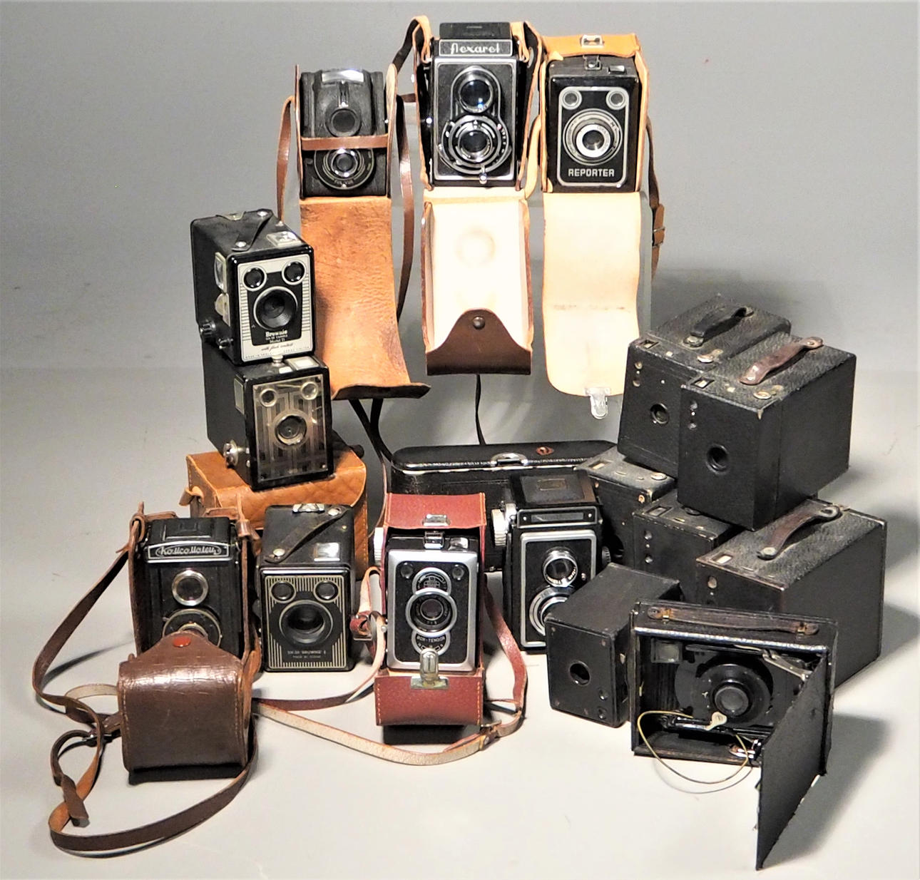 CAMERAS, A Collection, 17 pcs.