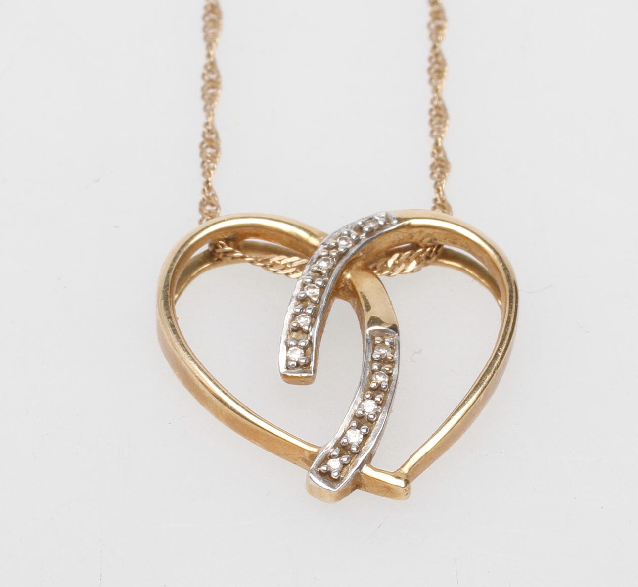 HALSKEDJA samt HÄNGE, 18k guld, vikt ca 3,7 gr.