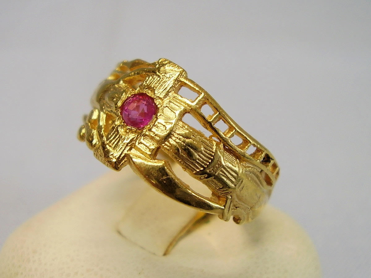 LUTHER RING WITH RUBY.