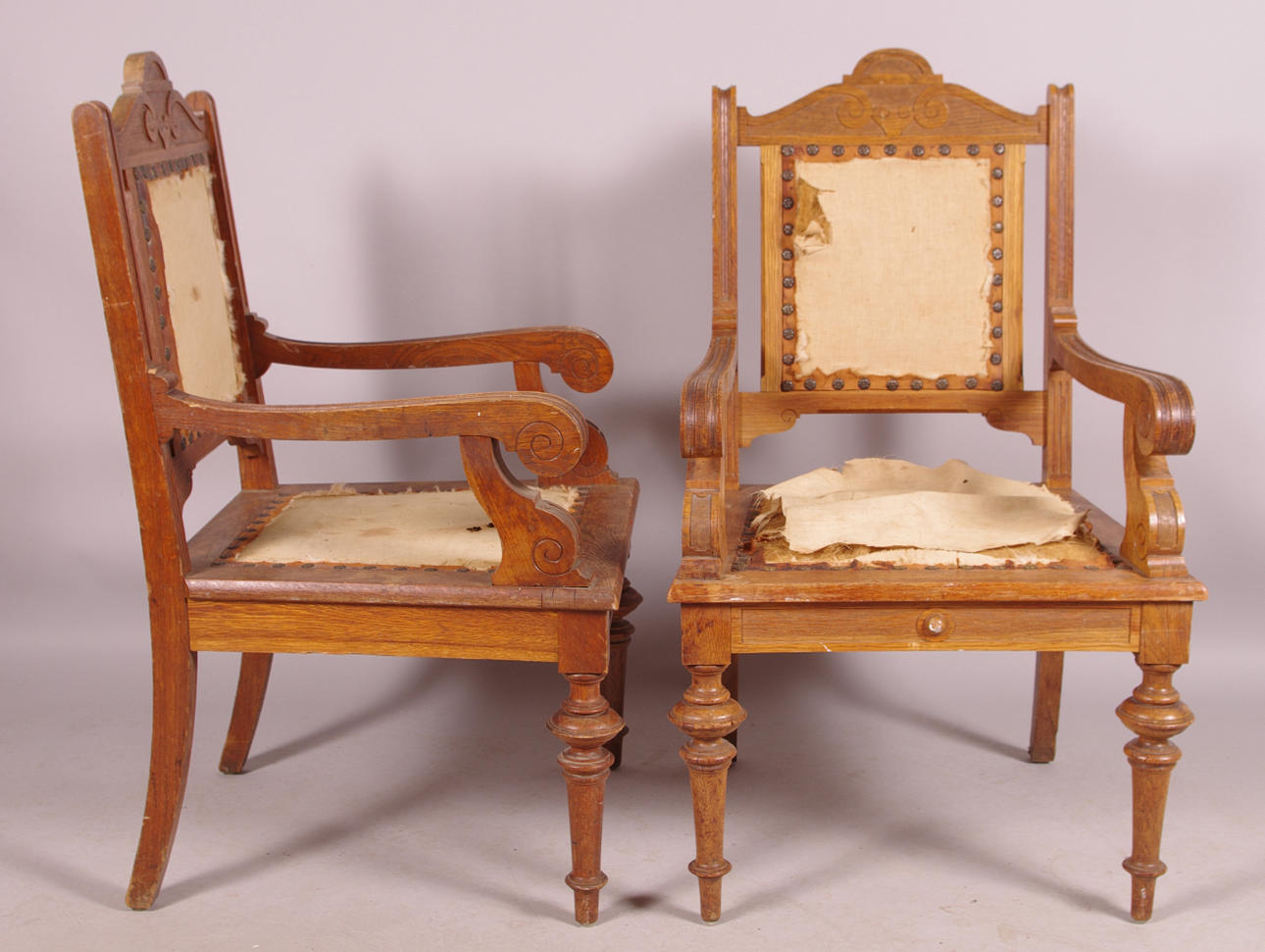 KARMSTOLAR; 1 par, ek, nyrenässans.