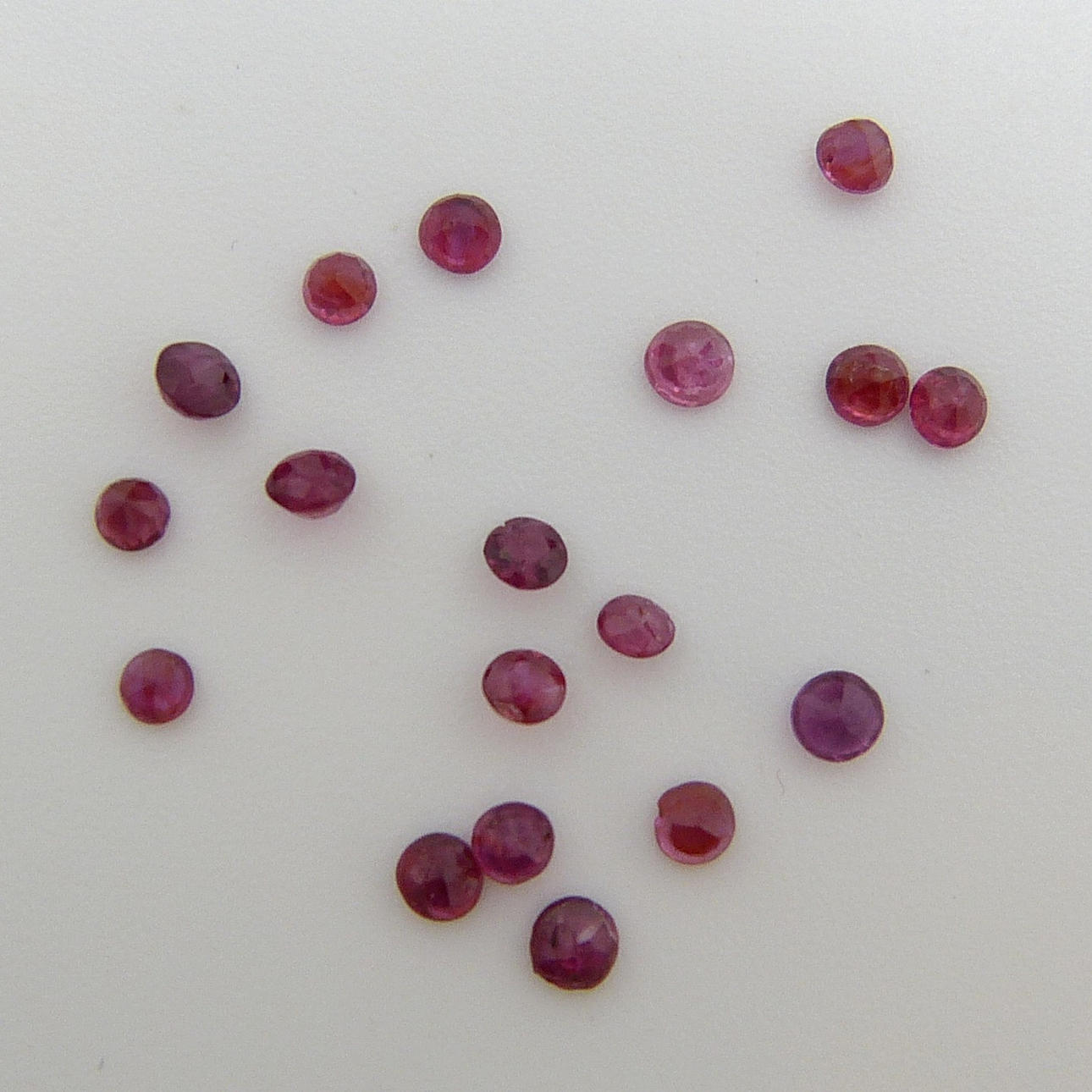 PAKET RUBIN ÄDELSTENAR.