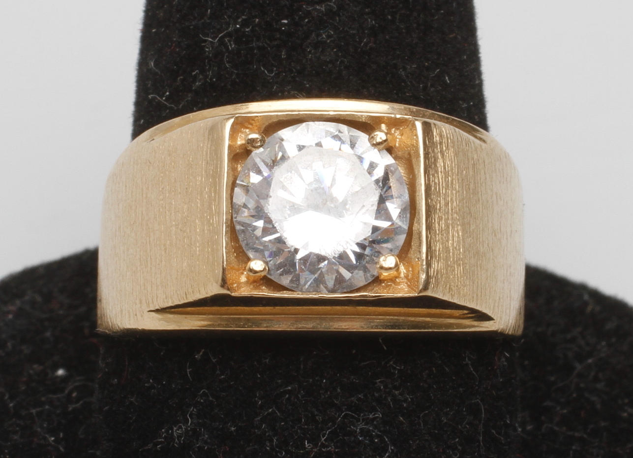 RING, 14k guld, med sten, total vikt ca 6,6 gr.