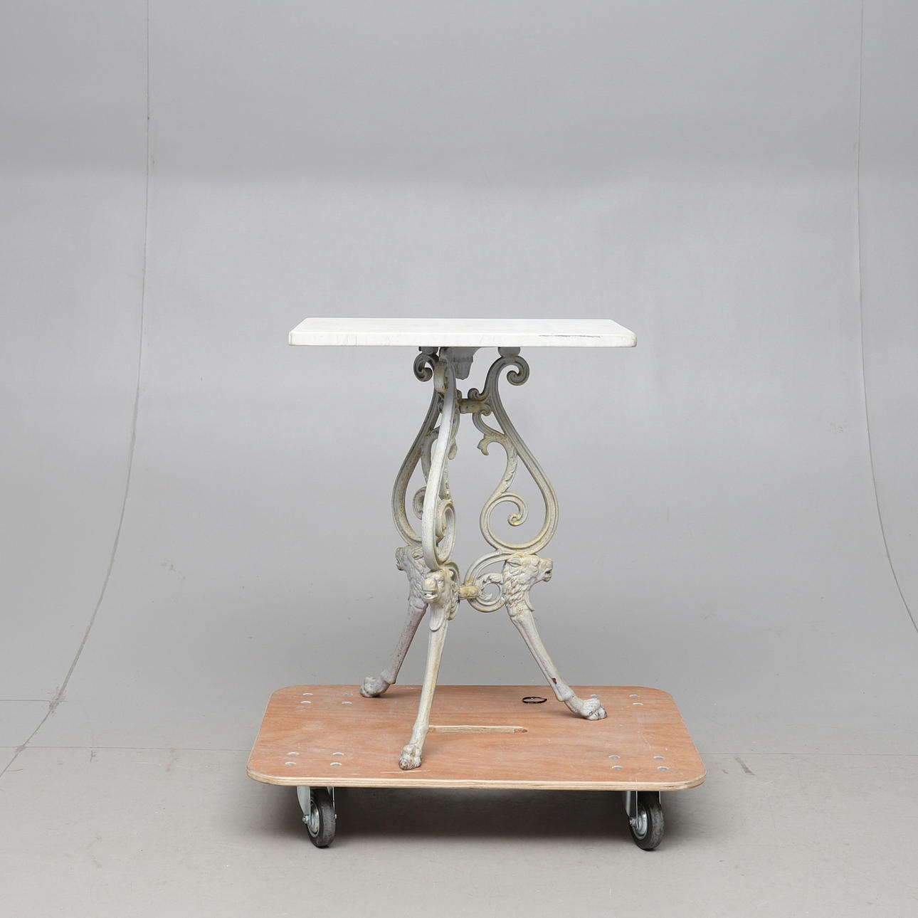 CAFÈBORD, gjutjärn, 1900-tal.