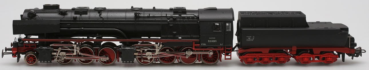 MODELLTÅG MÄRKLIN 3102 ånglok med kolvagn 53 0001 DR i orginalkartong.