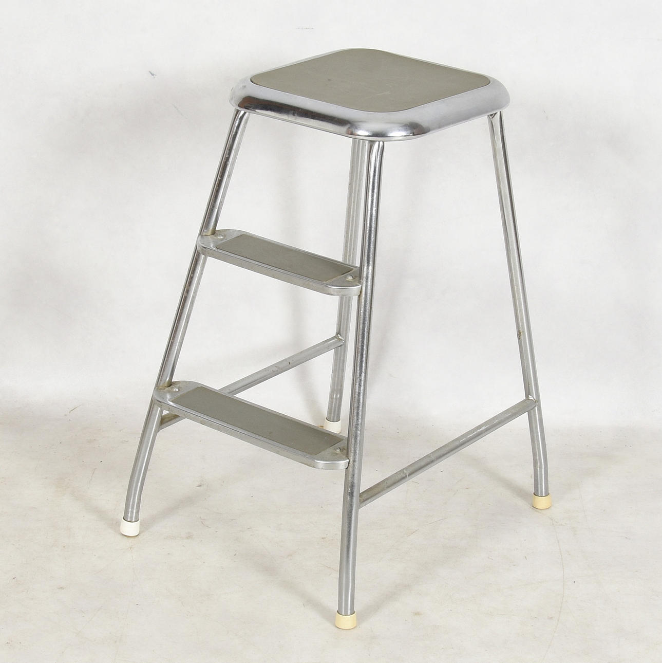 STEGPALL, metall, Awab.