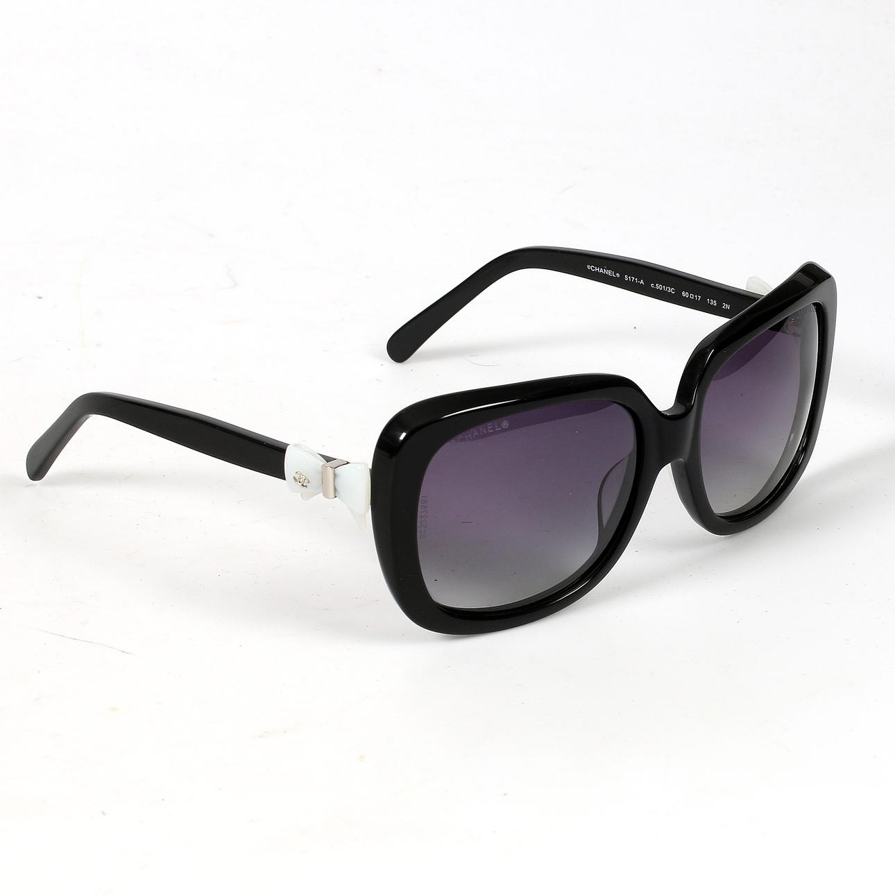 AURINKOLASIT, Chanel, 2000-luku.