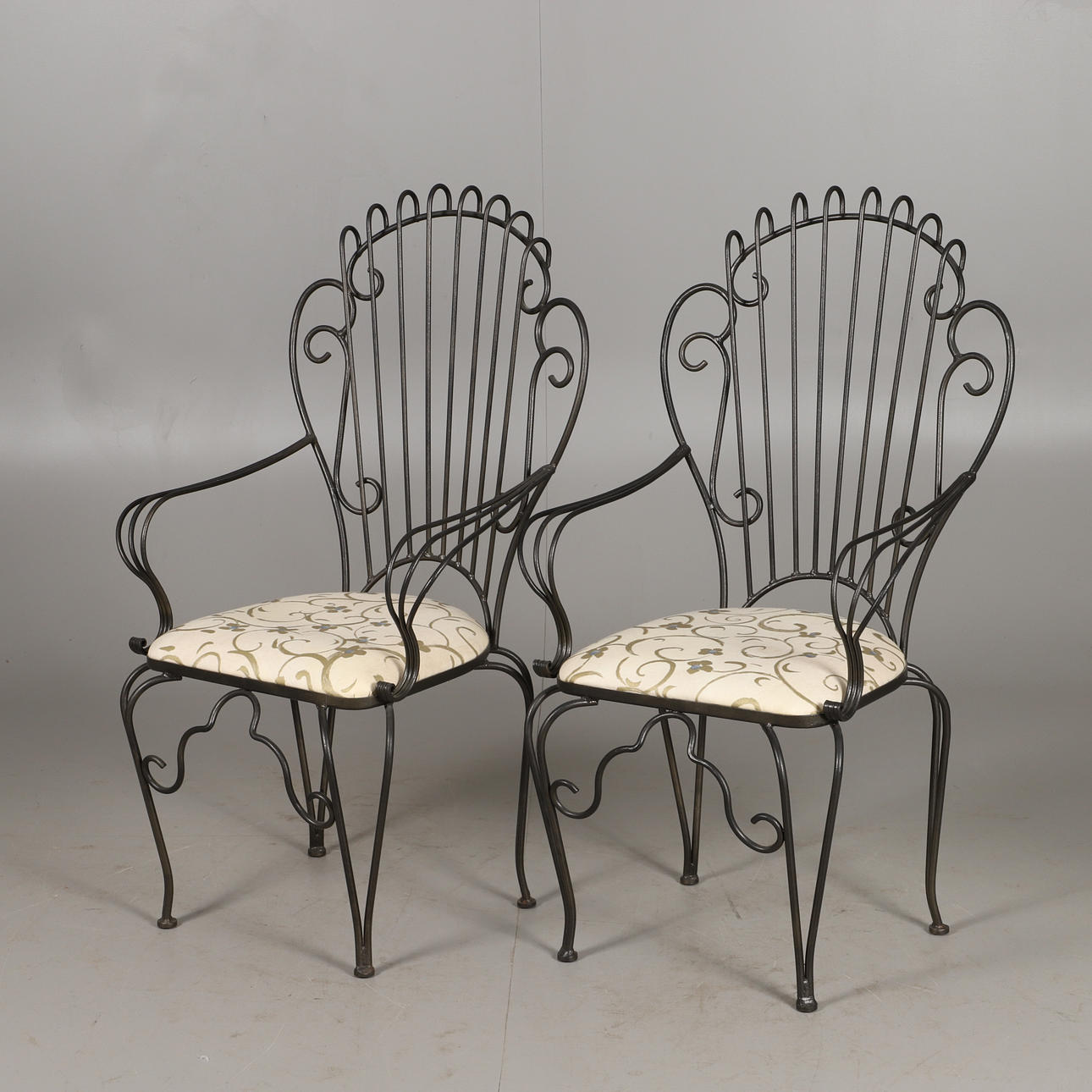 KARMSTOLAR, 1 par, smide.