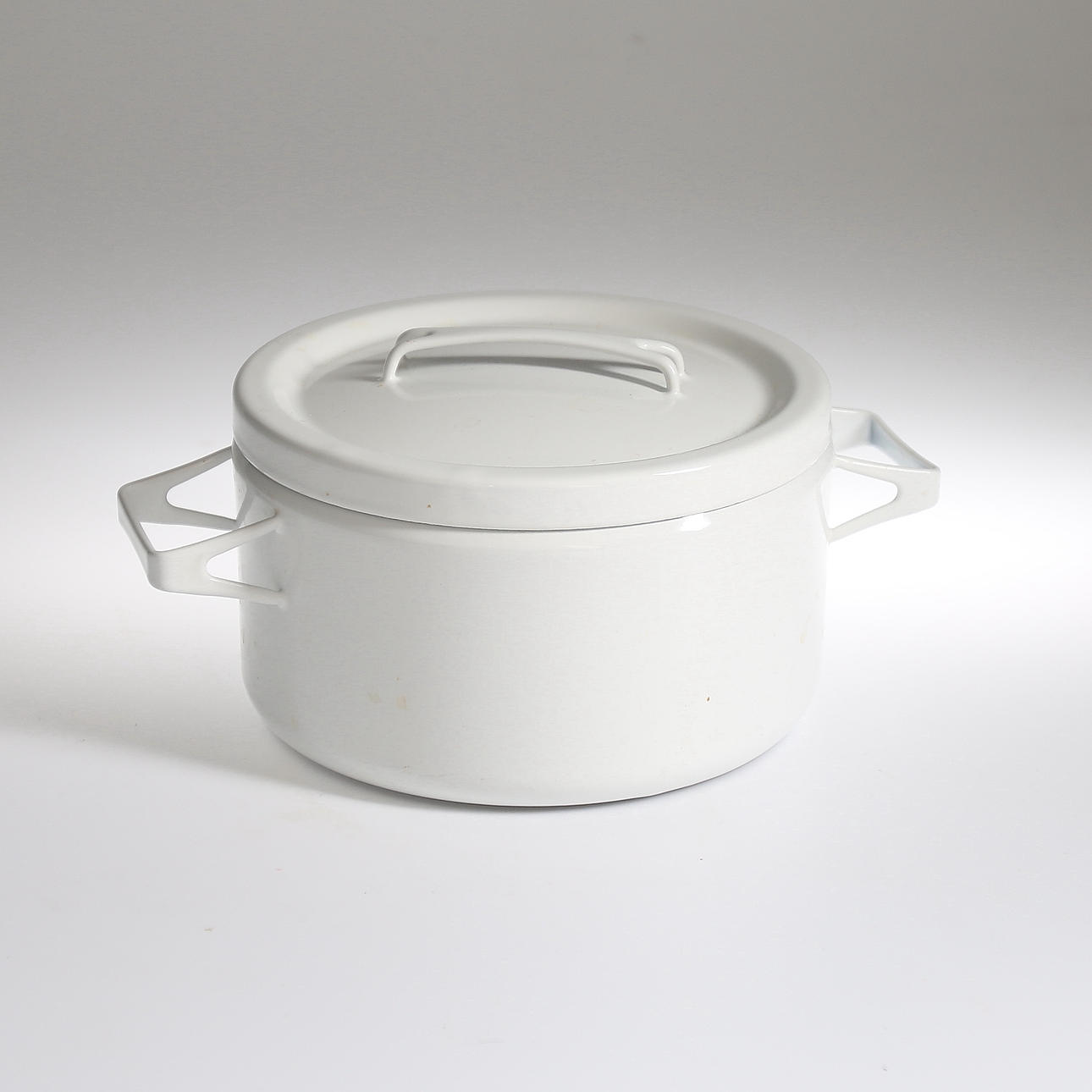 KASTRULL, emalj, Seppo Mallat Finel, Finland. 1900-tal.