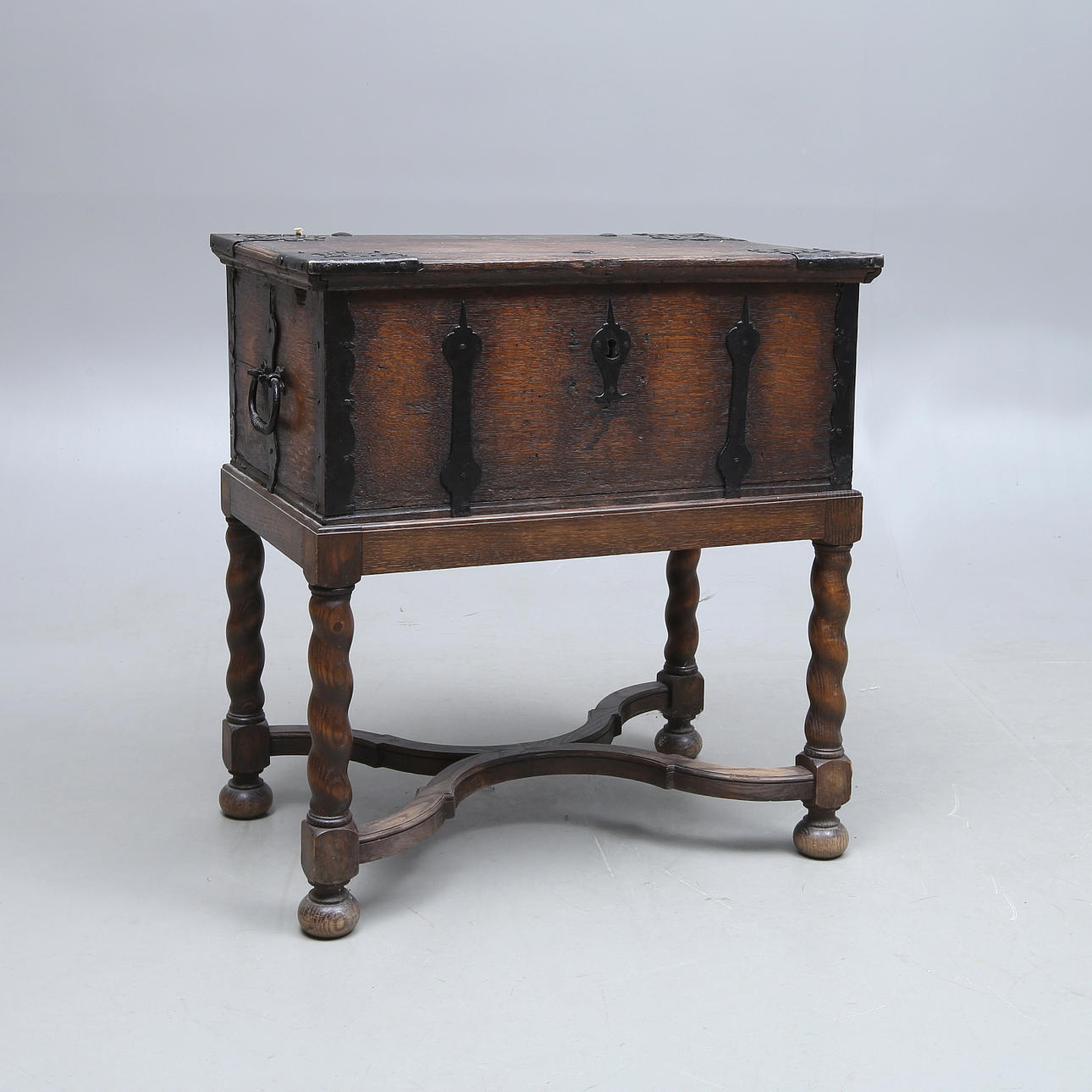 COFFIN, 17th/1800s on later legs.