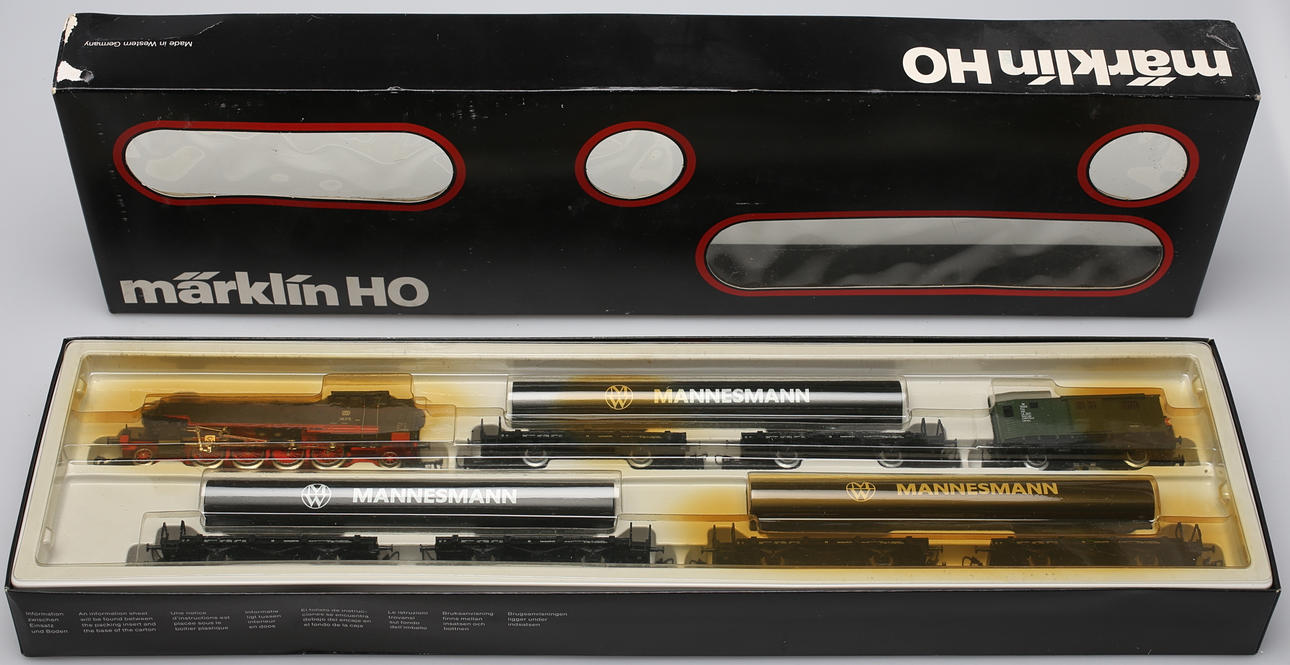MODELLTÅGSET MÄRKLIN HO2854 (5). Ånglok med vagnar i orginalkartong.