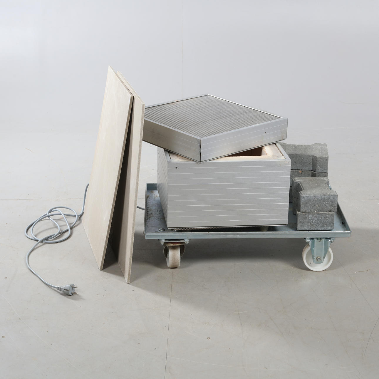 POLTTOUUNI/KERAAMINEN UUNI, 1900/2000.