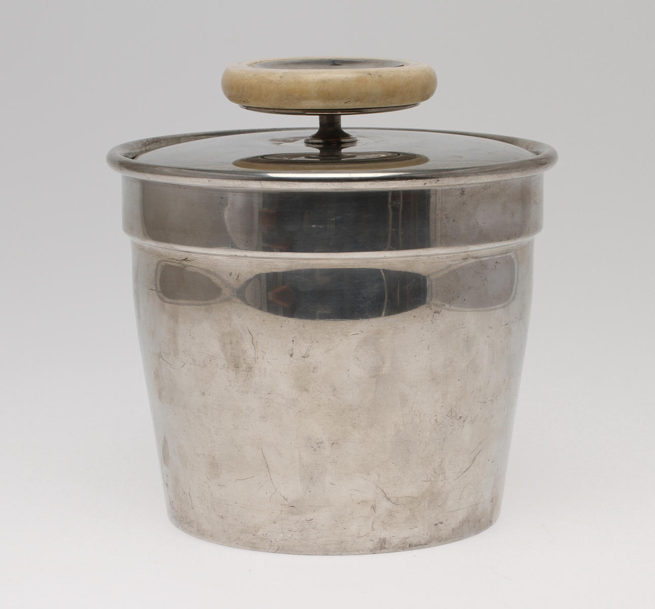 ISHINK, Estrid Ericson, Firma Svenskt Tenn, 1955.