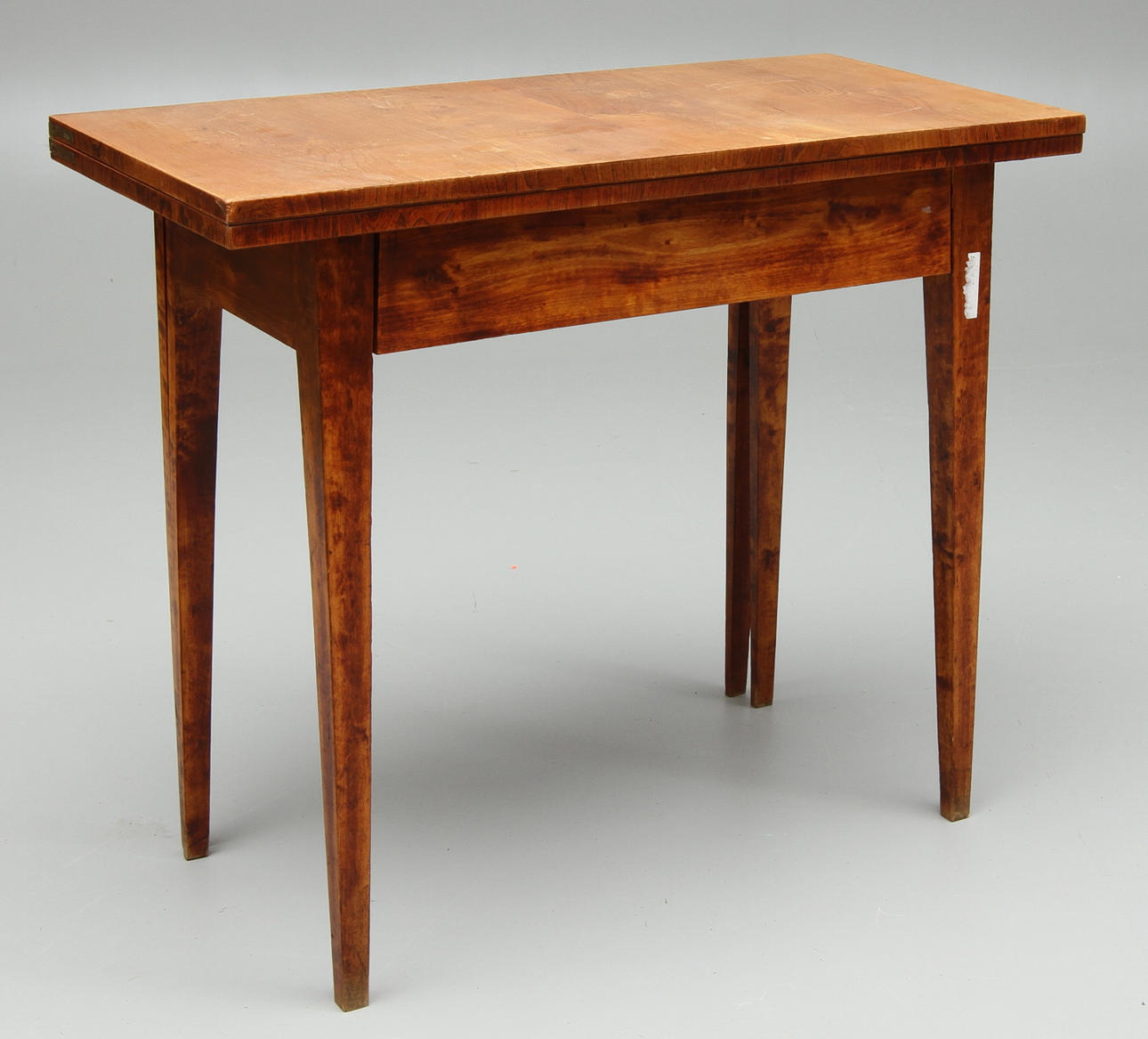 SPELBORD, med låda i sargen. omkring 1900.