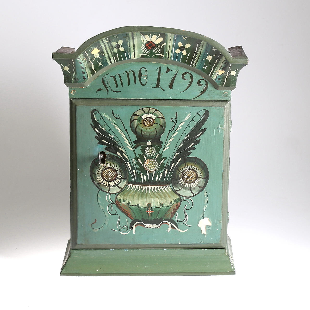 VÄGGSKÅP, allmoge, 1800-tal.