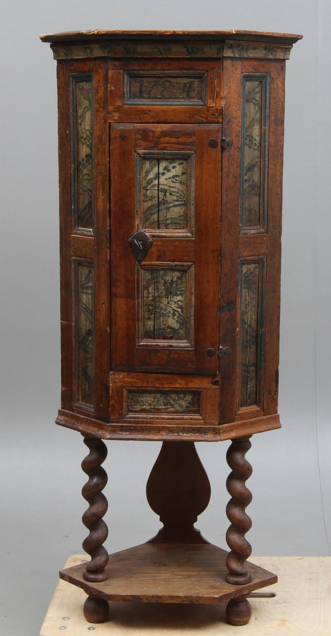 HÖNRSKÅP, allmoge, daterat 1784.