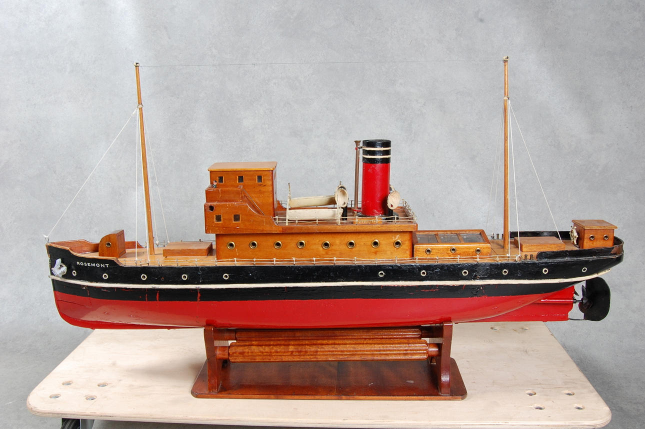 FARTYGSMODELL, med ångmaskin, 1900-talet början.