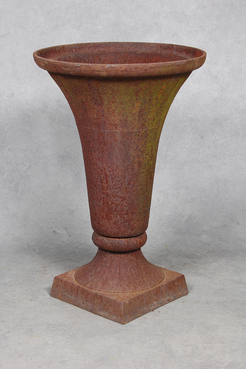 TRÄDGÅRDSURNA, stor, gjutjärn.