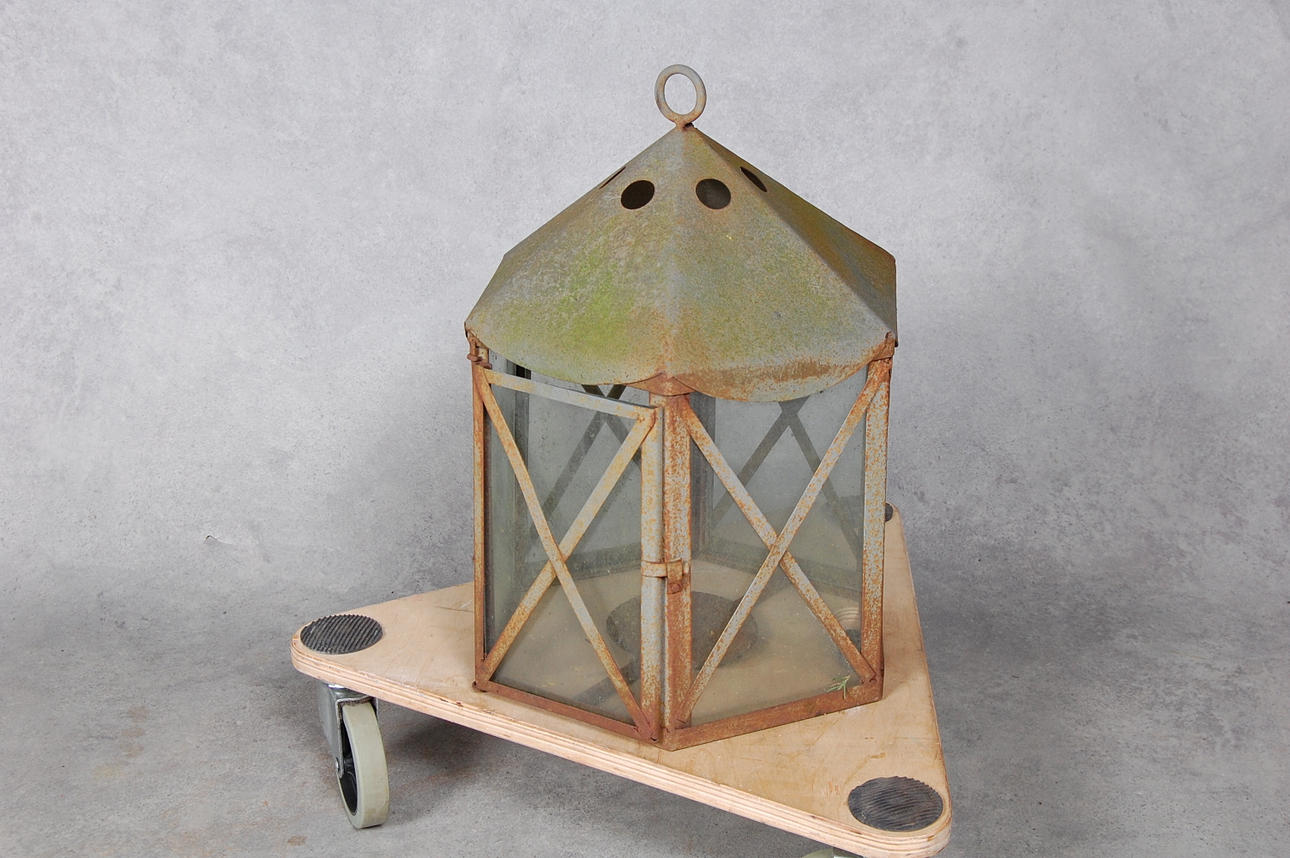 TRÄDGÅRDSLYKTA, plåt, glas, 1900-talets mitt.