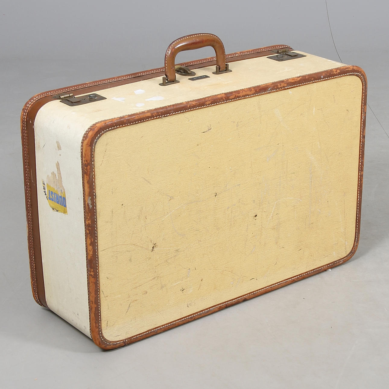 SUITCASE, Amelia Earhart, mid 20th century.