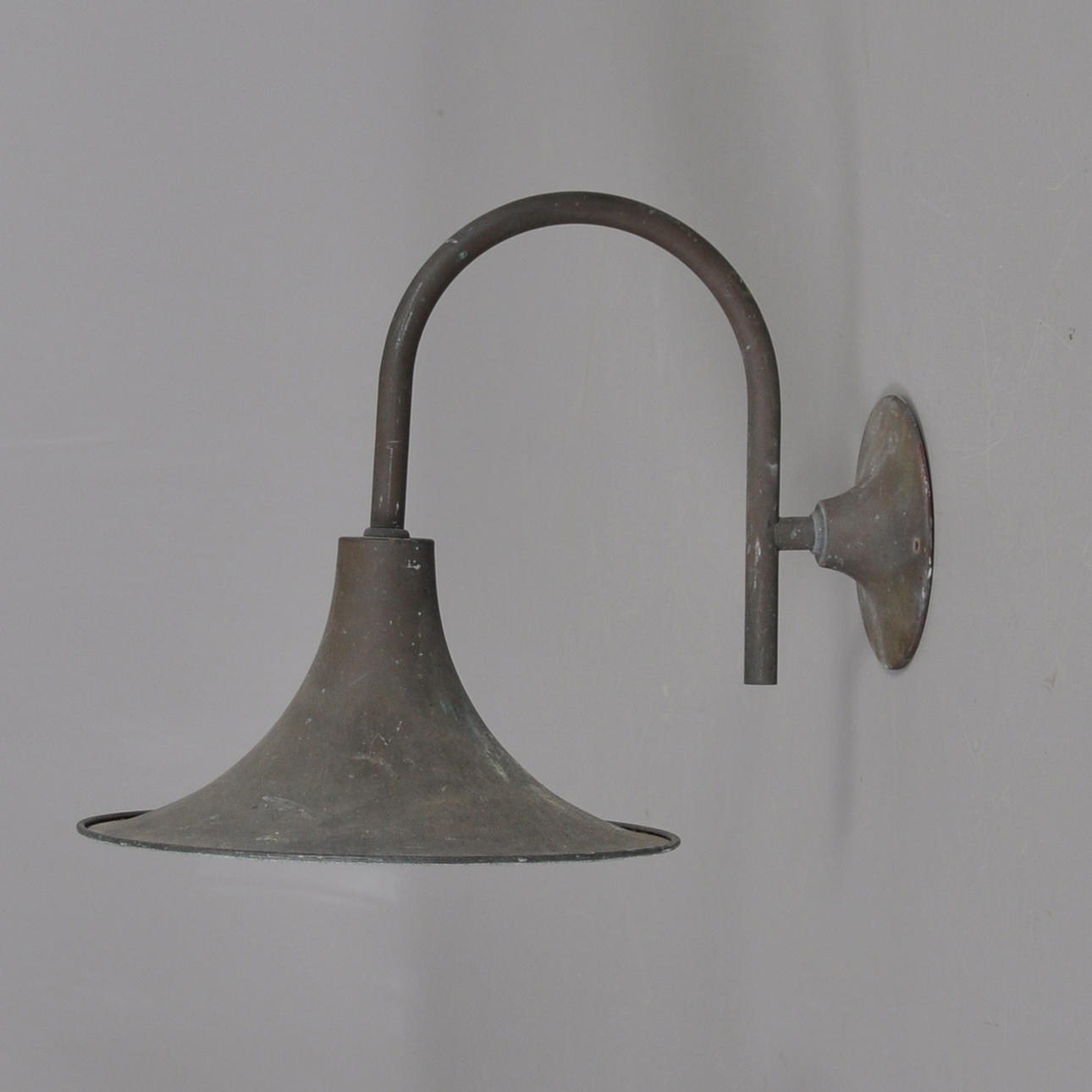 STALL LAMP 40s-50s.