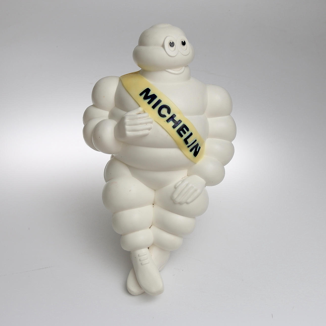 MICHELINGUBBE, plast, 1900-talets slut.