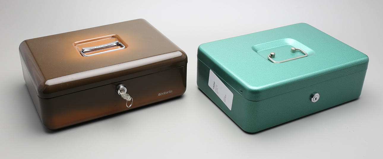 KASSALÅDOR (2), metall, 1900-talets andra hälft.