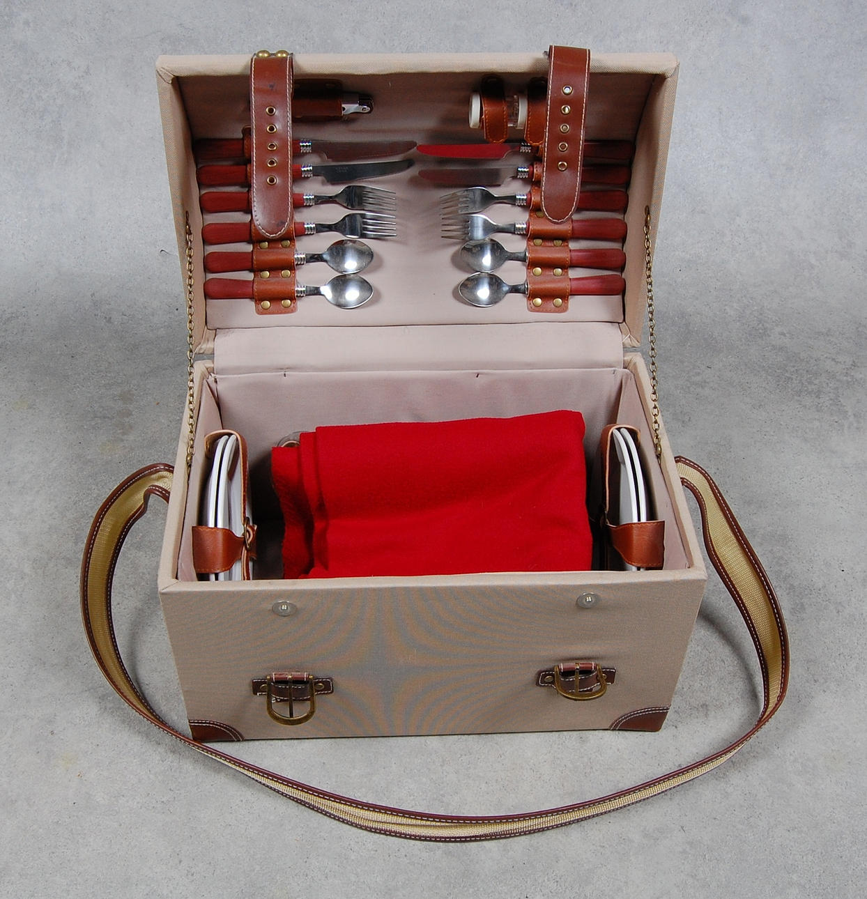 PICKNICKKOFFERT, nyskick.