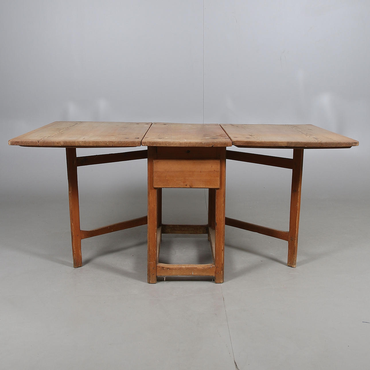 SLAGBORD, allmoge, 1800-tal. Möbler - Bord - Auctionet