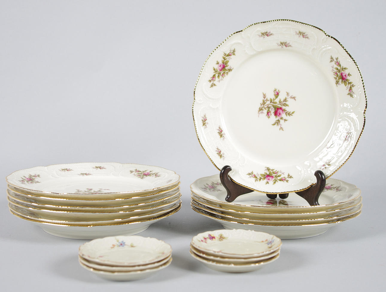 11 TALLRIKAR SAMT 6 ASKFAT, "Sanssouci", bl.a. Rosenthal.